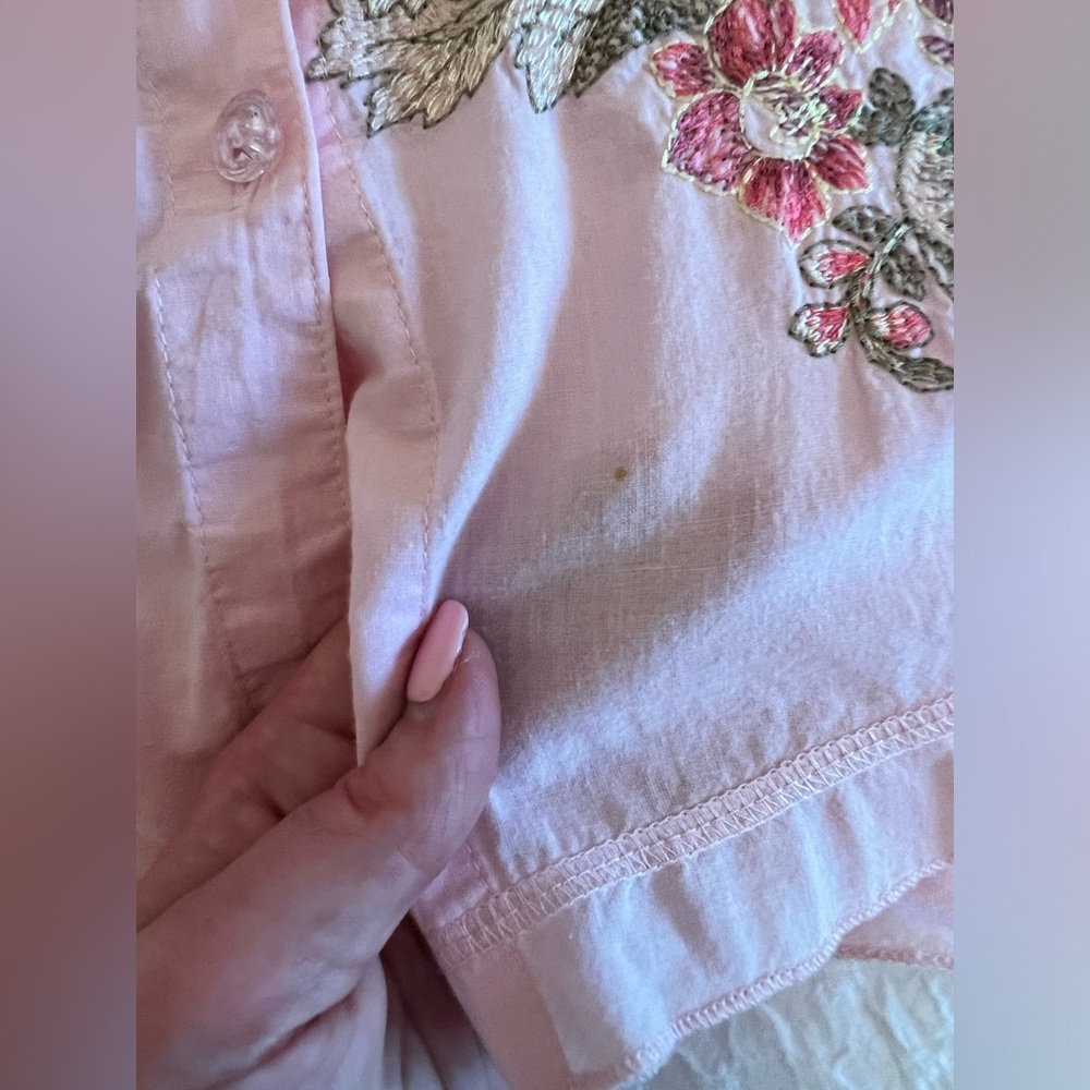 Pink embroidered button down shirt - Picture 4 of 10